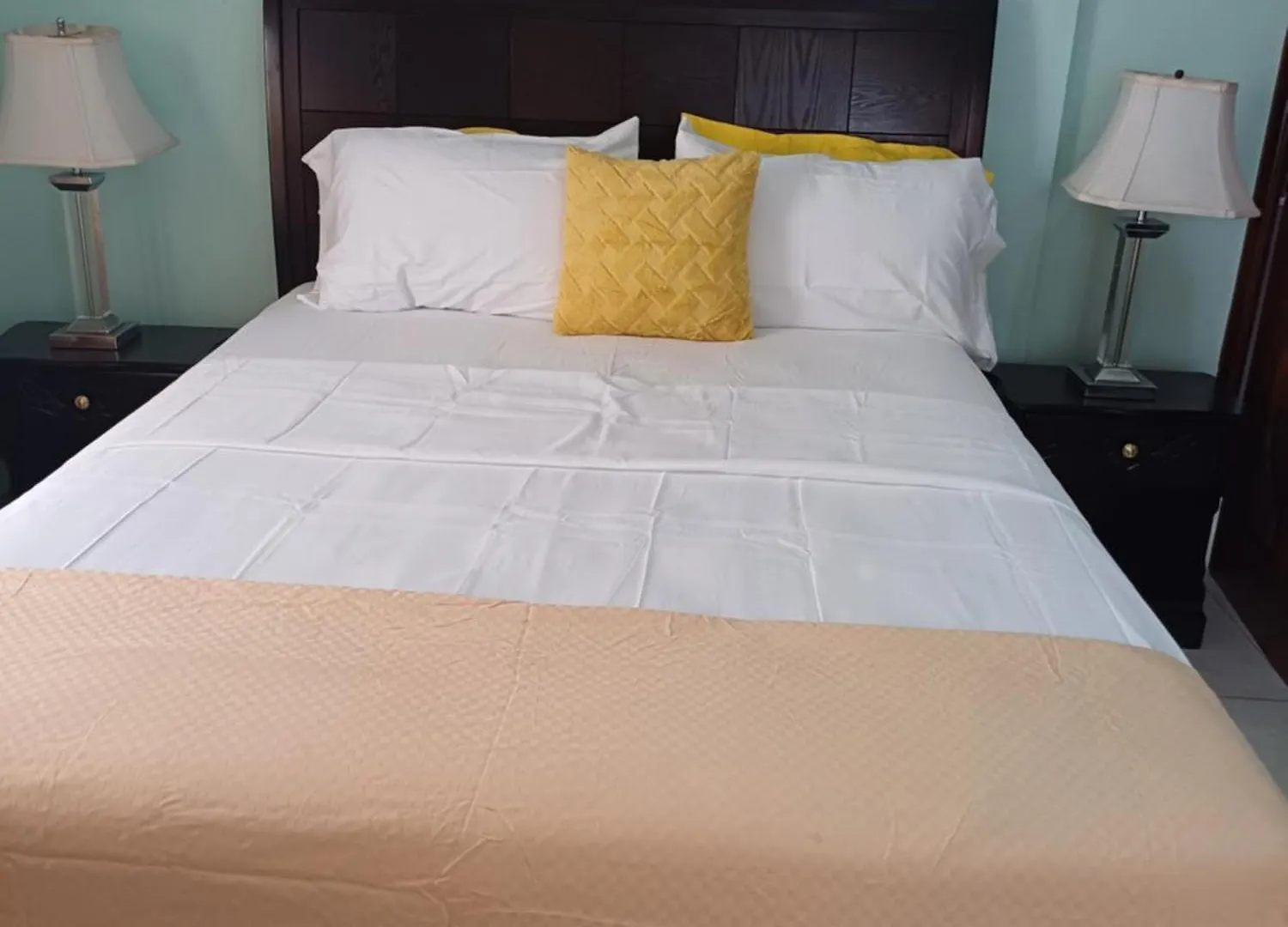 Embassy Deluxe 2 Apartamento Kingston